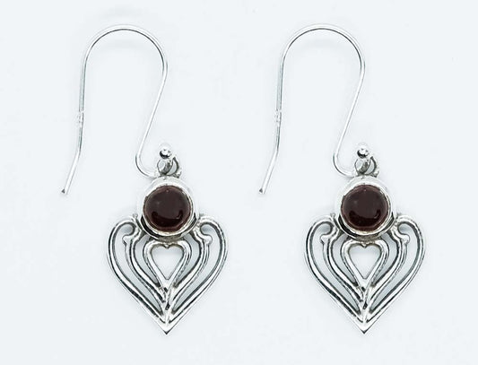 925 Sterling Silver Earring Hear Garnet Round Cab 4x4mm