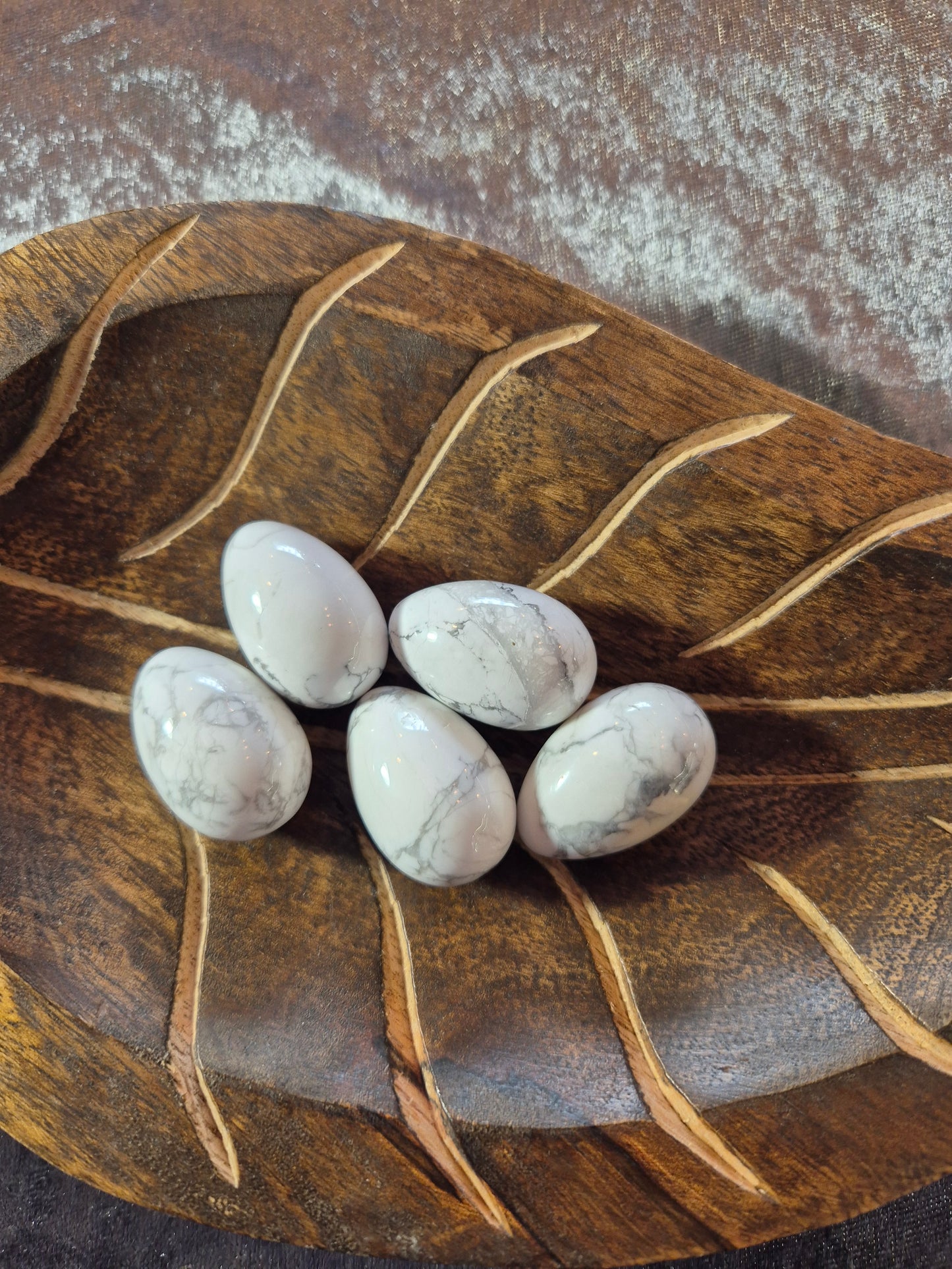 Lovely Crystal Eggs, Amethyst, Sodalite, Howlite, approx. 30mm