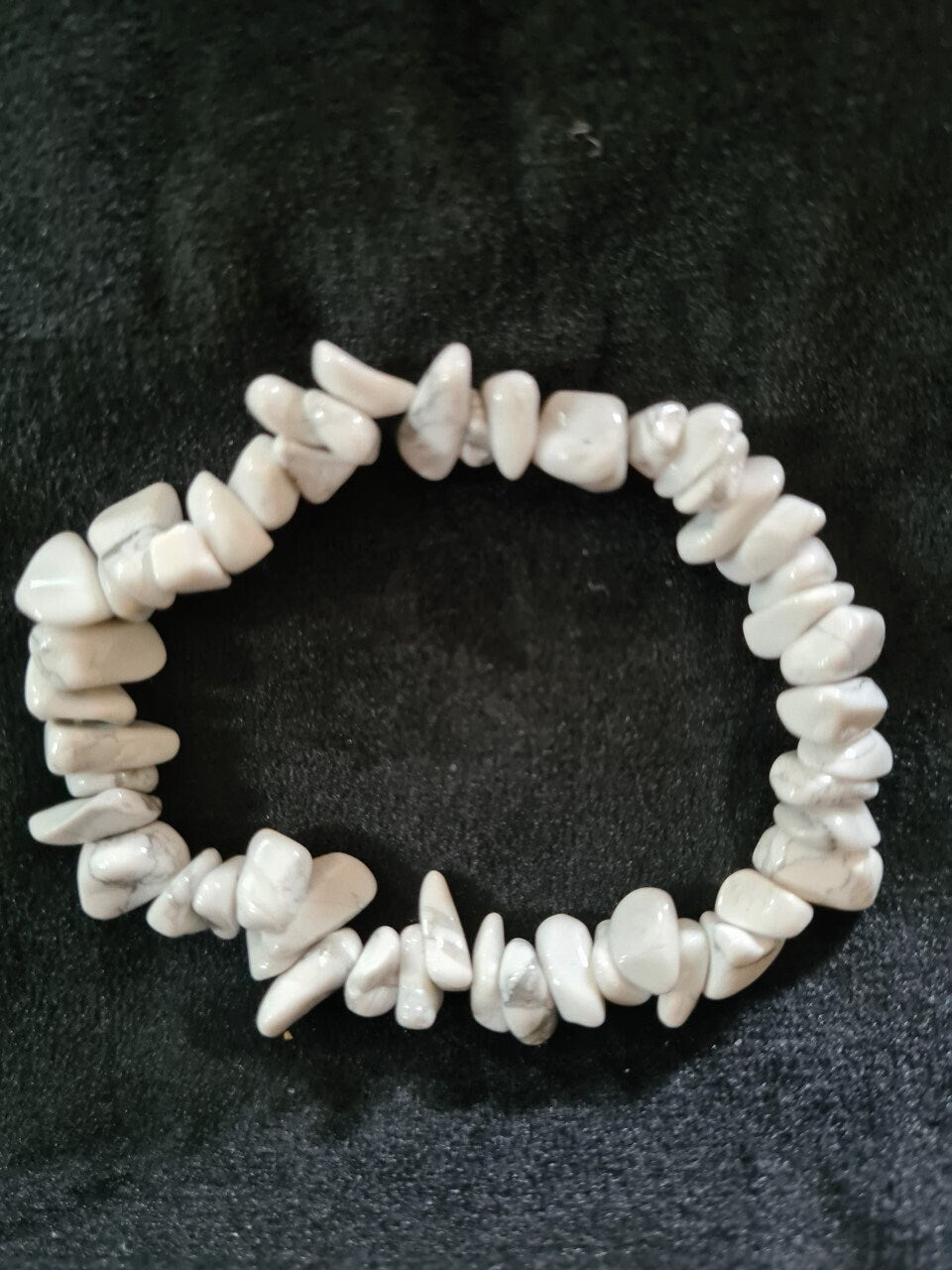 Howlite Chip stone bracelet